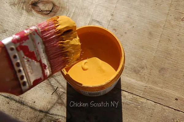 Experiment with layering wood stain, paint and wax with this DIY Wooden Crate. The final product is perfect for the Thanksgiving Table