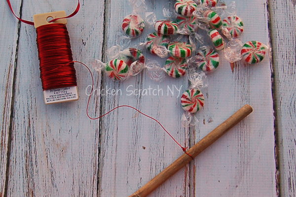 A fast and easy holiday garland using craft wire, peppermints and a spoon