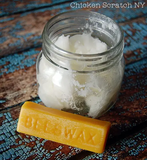 DIY Wooden Cutting Board Conditioning Cream